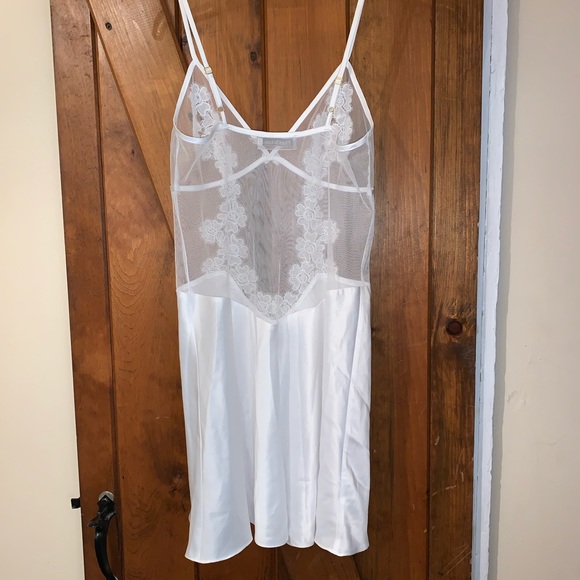 Flora Nikrooz White Bridal Wedding Chemise Nightgown Lingerie - Picture 4 of 16